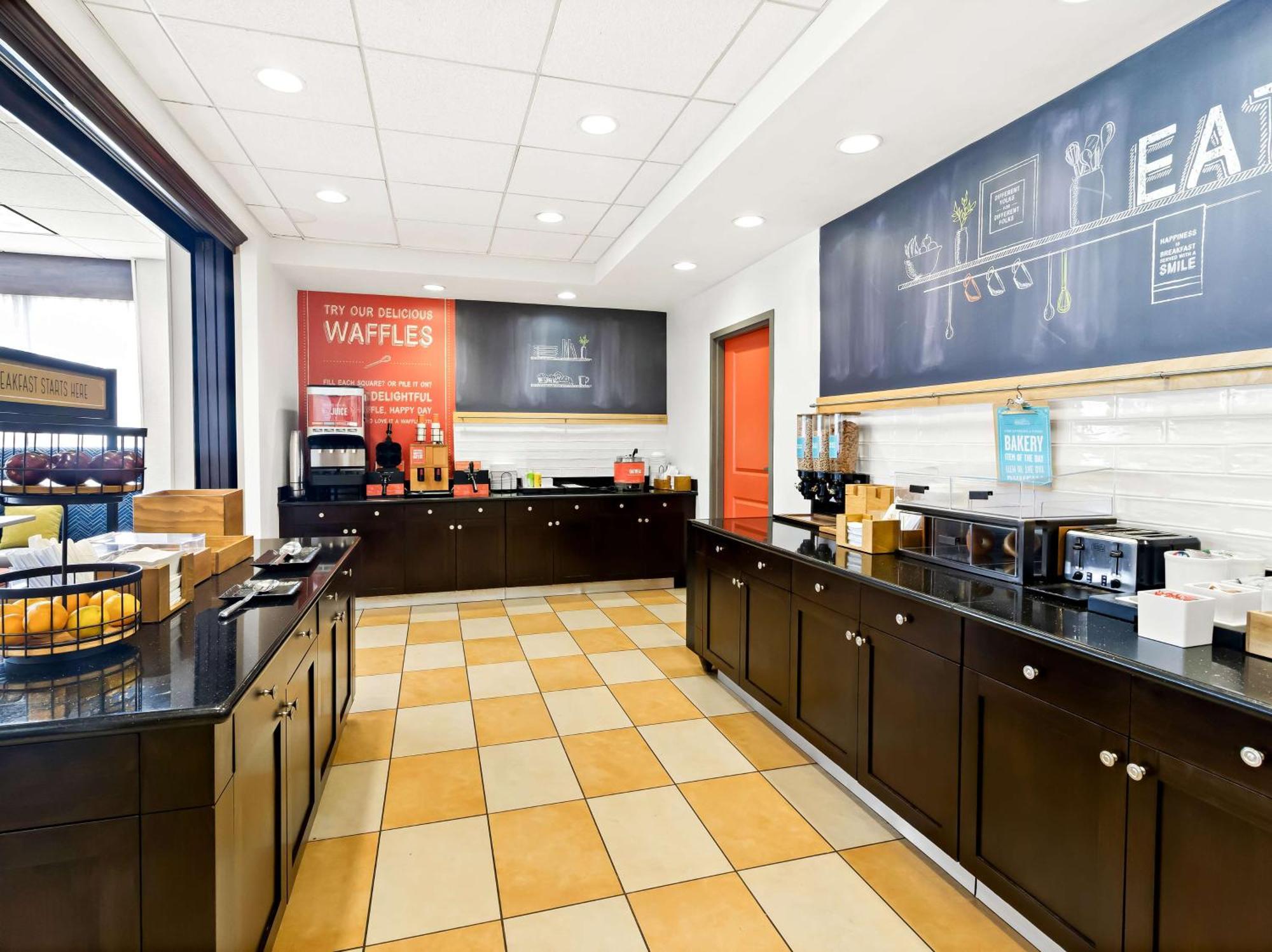 Hampton Inn Блайтвилл Экстерьер фото